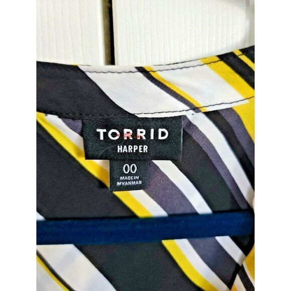 Torrid Harper Women's Size 00 Black Yellow Striped Blouse 3/4 Sleeve EUC - Picture 2 of 6
